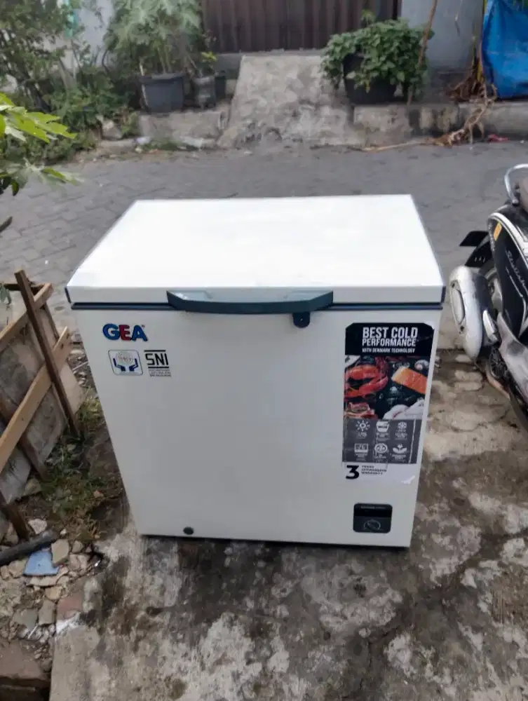 Jual bu freezer box kapasitas 200 liter merk GEA ORISINIL