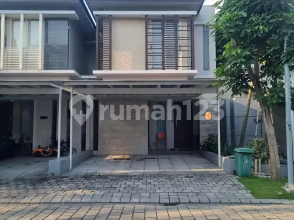 Rumah 2 Lantai Bagus Hadap Selatan (dingin) Unfurnish Murah