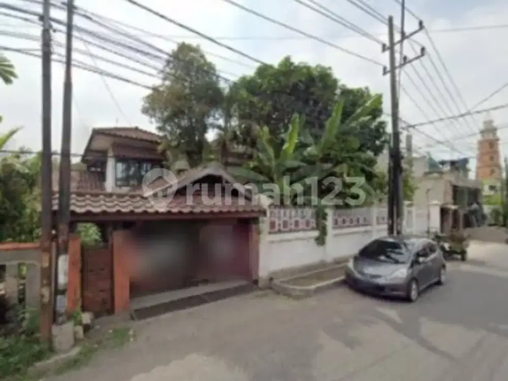 Rumah Luas Nol Jalan Raya. Shm Sangat Terawat Di Kutisari. Siap Huni