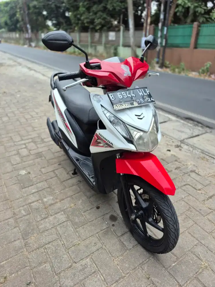 Dijual Honda Beat FI tahun 2014 surat lengkap