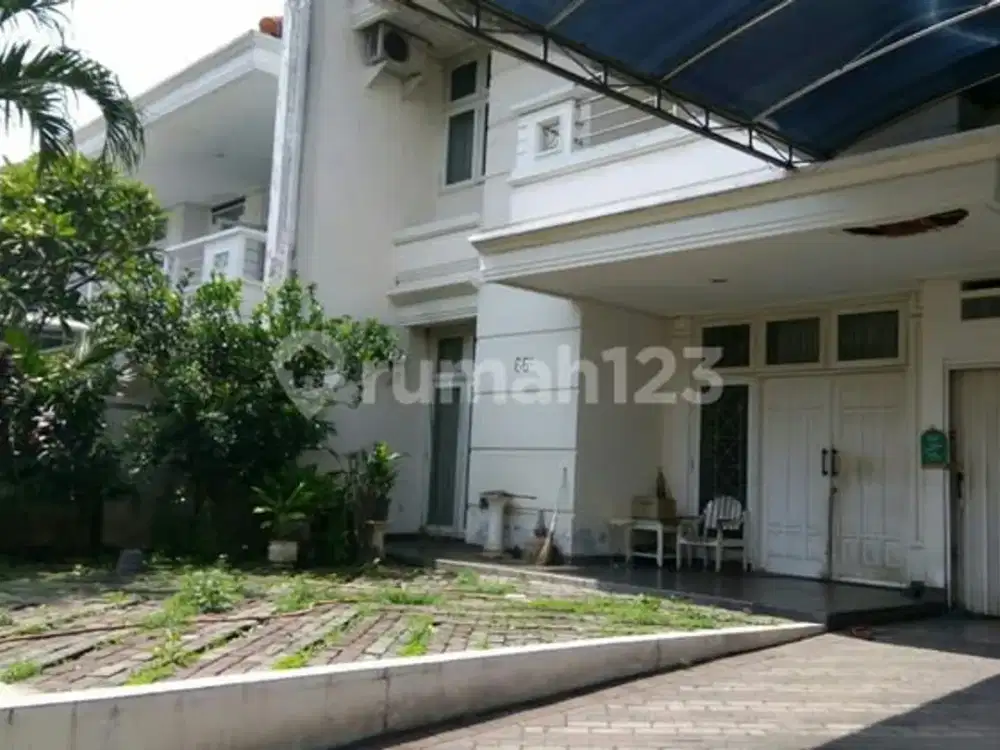 Rumah di Darmo Permai Selatan