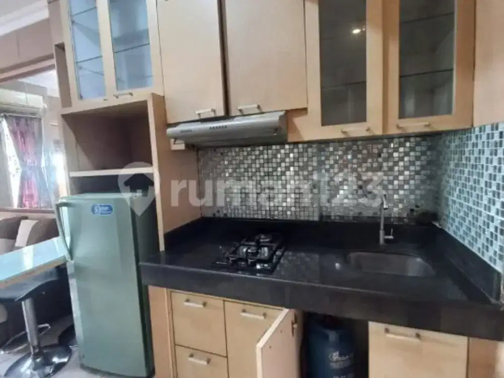 Apartemen Puncak Permai, lantai 8 ,2 Kamar Tidur Furnished Bagus, view jalan raya