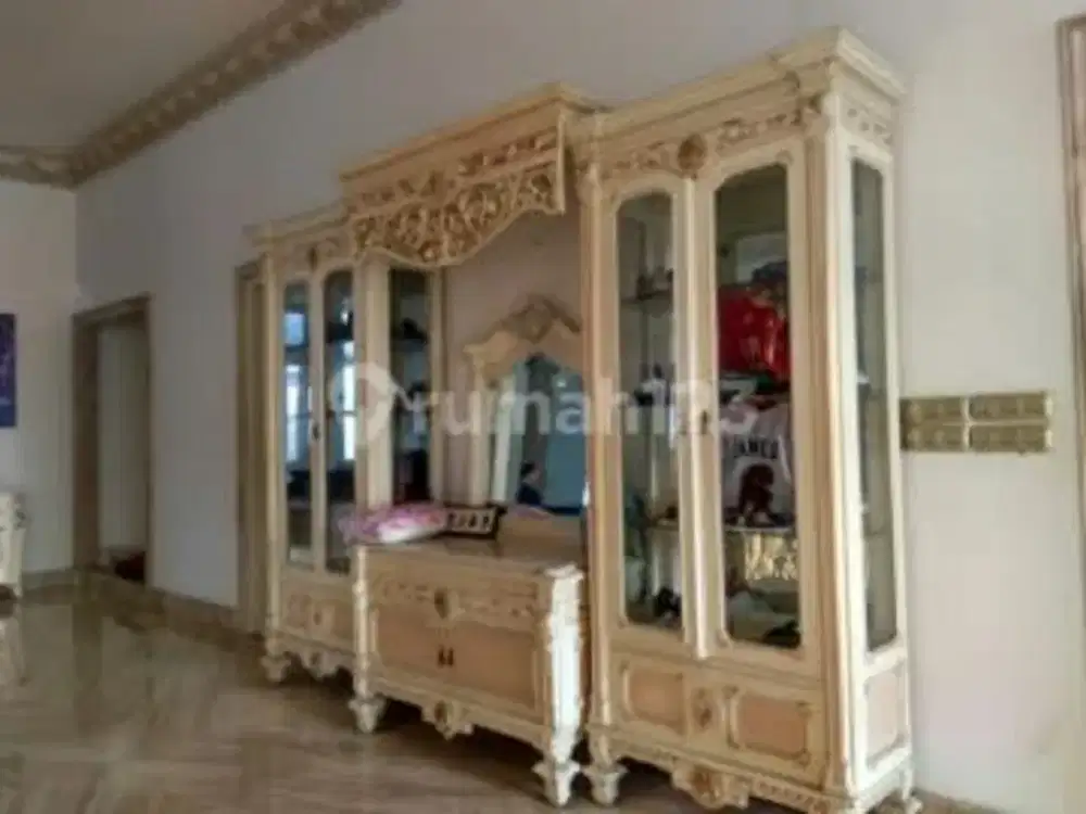 rumah mewah full furnish SHM, Surabaya Pusat