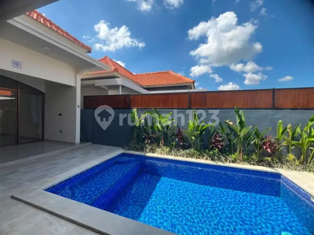 Villa Modern Tropis Merta Agung Kerobokan, Lt200 Lb120, Kolam Renang Privat, Rp 200 Juta/Tahun
