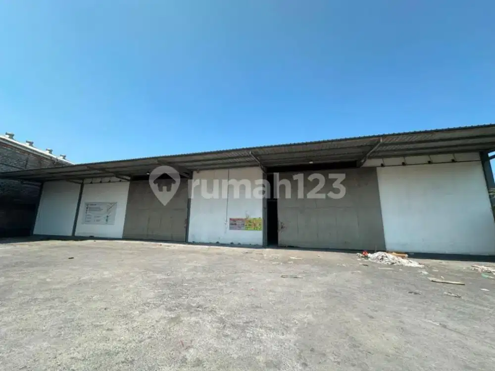 Gudang Strategis di Denpasar Utara, LT 2.440 M², Gudang 726 M², SHM & PBG