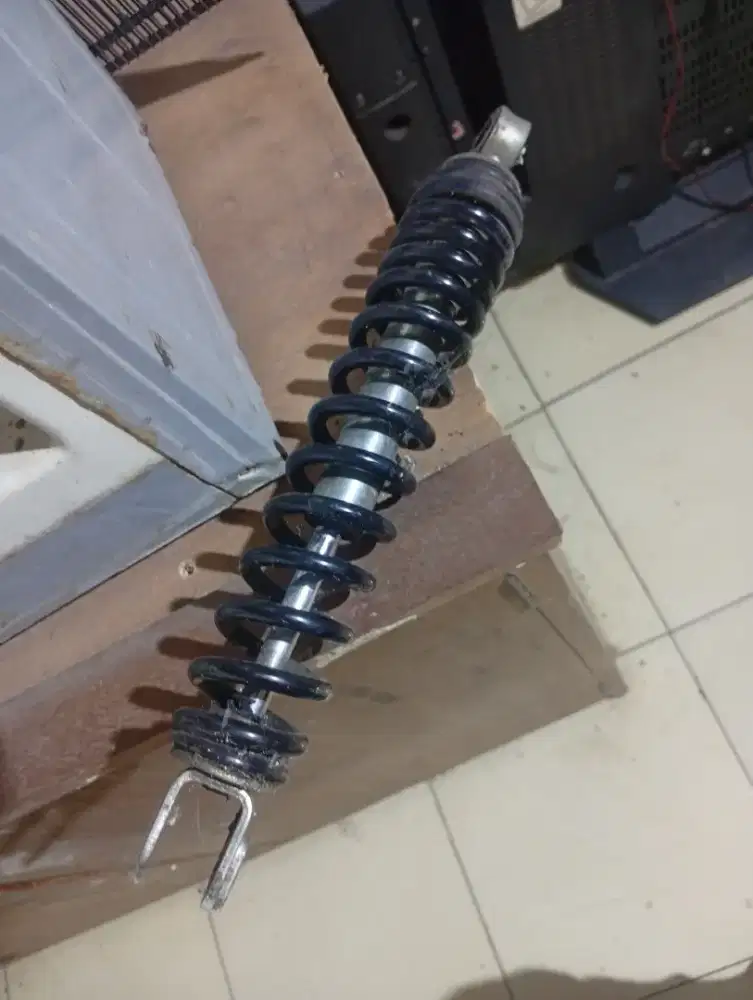 Shock belakang Mio