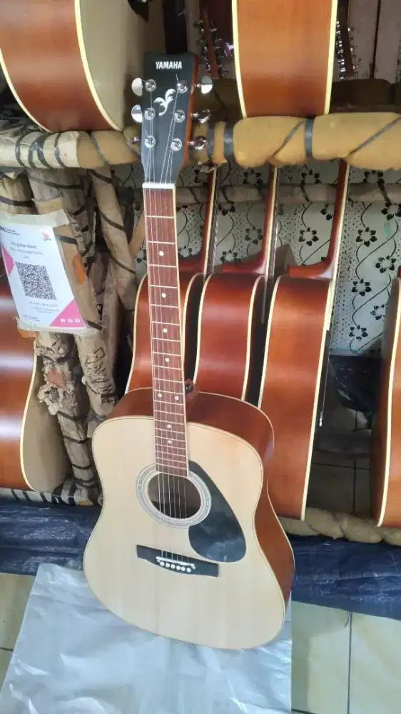 GITAR AKUSTIK YAMAHA