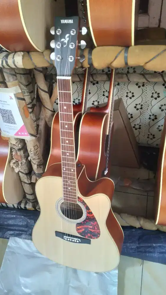 GITAR AKUSTIK YAMAHA F310