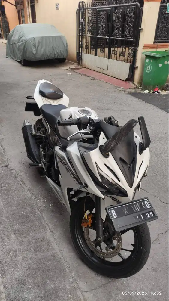 Jual Honda CBR 150 R 2016