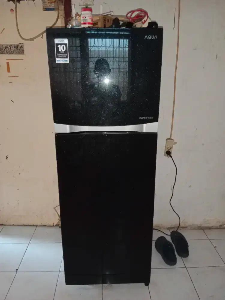 Kulkas AQUA inverter