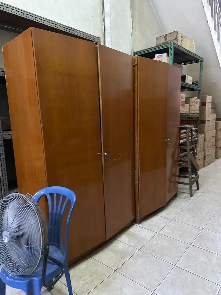 Lemari Kayu Kembar