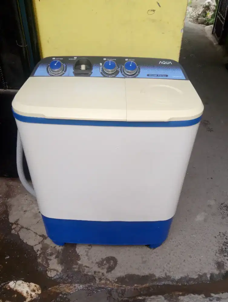 Mesin cuci Aqua 7kg
