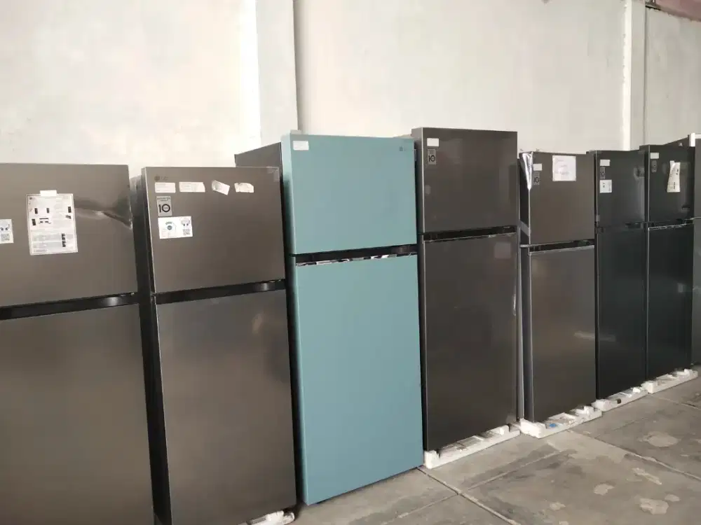 Kulkas merek LG dan Sharp  barang rijek