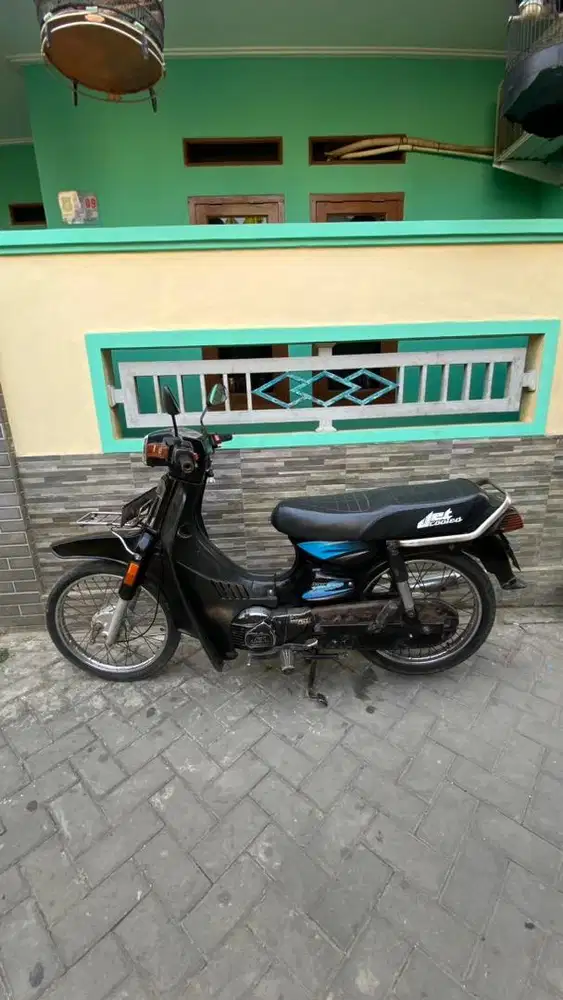 SUZUKI RC100 BLACK BRAVO 2001