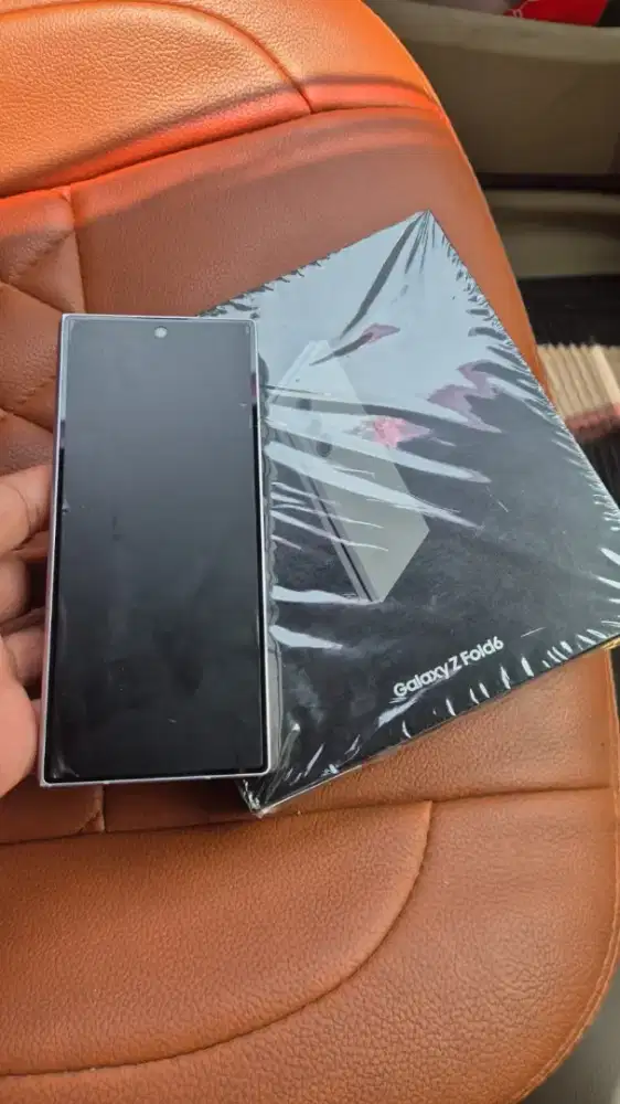 Samsung galaxy z fold 6 sein 256gb fullset terawat
Normal semua