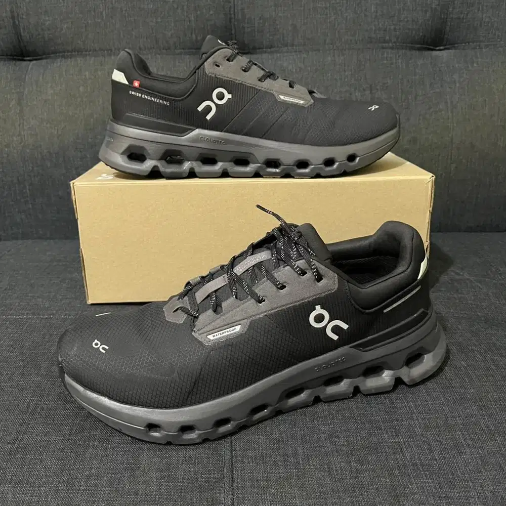 Sepatu On Cloudrunner 2 Waterproof Black Size 44 second Original