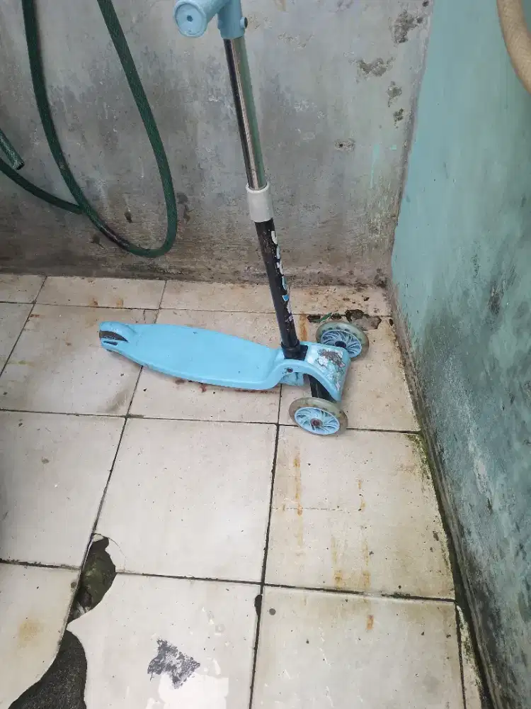 Dijual skuter roda tiga bisa diantar