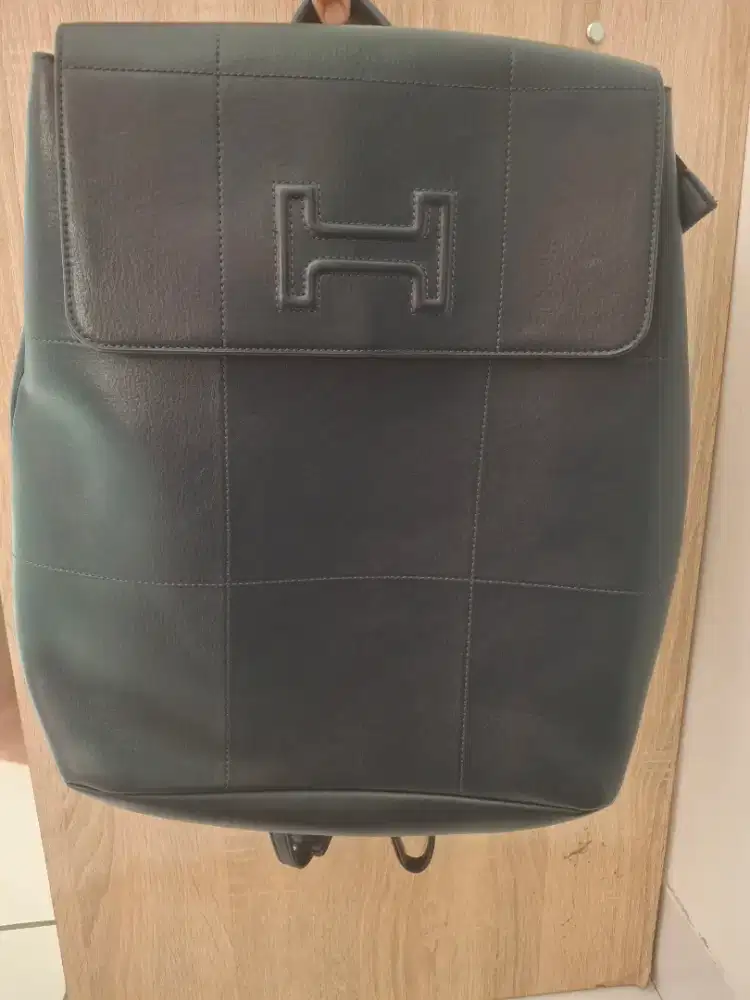 Tas Ransel Hush Puppies