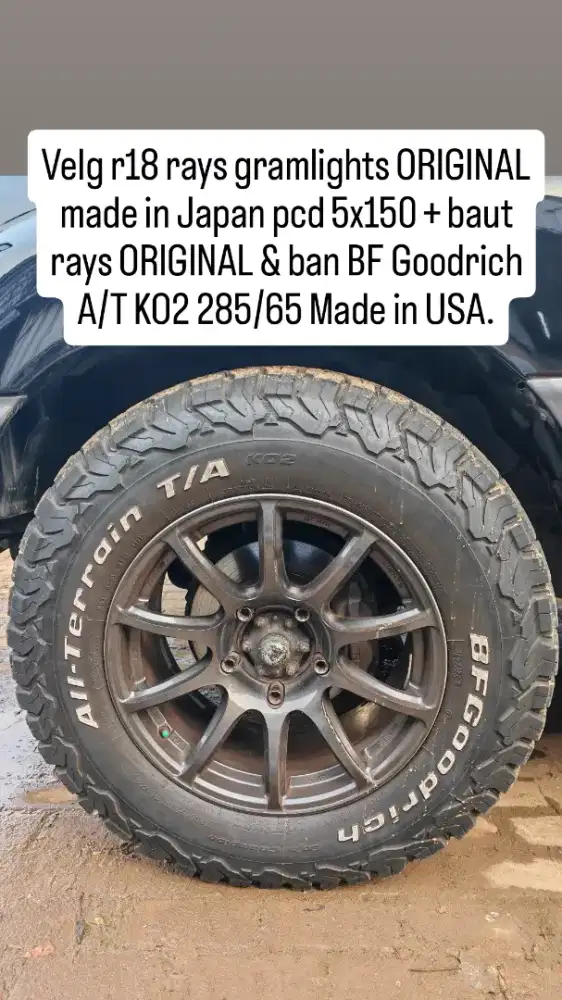 Velg r18 rays gramlights + baut rays ORIGINAL & ban BFGoodrich KO2 A/T