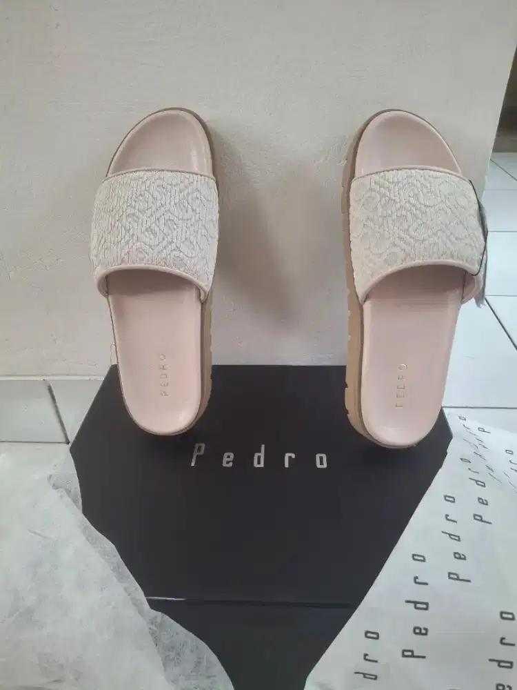Sandal Pedro size 38
