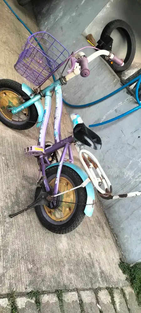 Sepeda anak bekas siap pakai