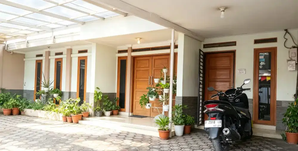 BISSMILLAH, JUAL RUMAH STREGIS DALAM KOTA JL GATOT SUBROTA DEKAT TSM