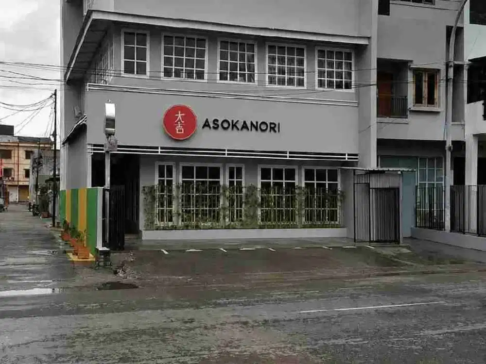 Cafe dan guest house 3 Lantai jl Tupai Makassar