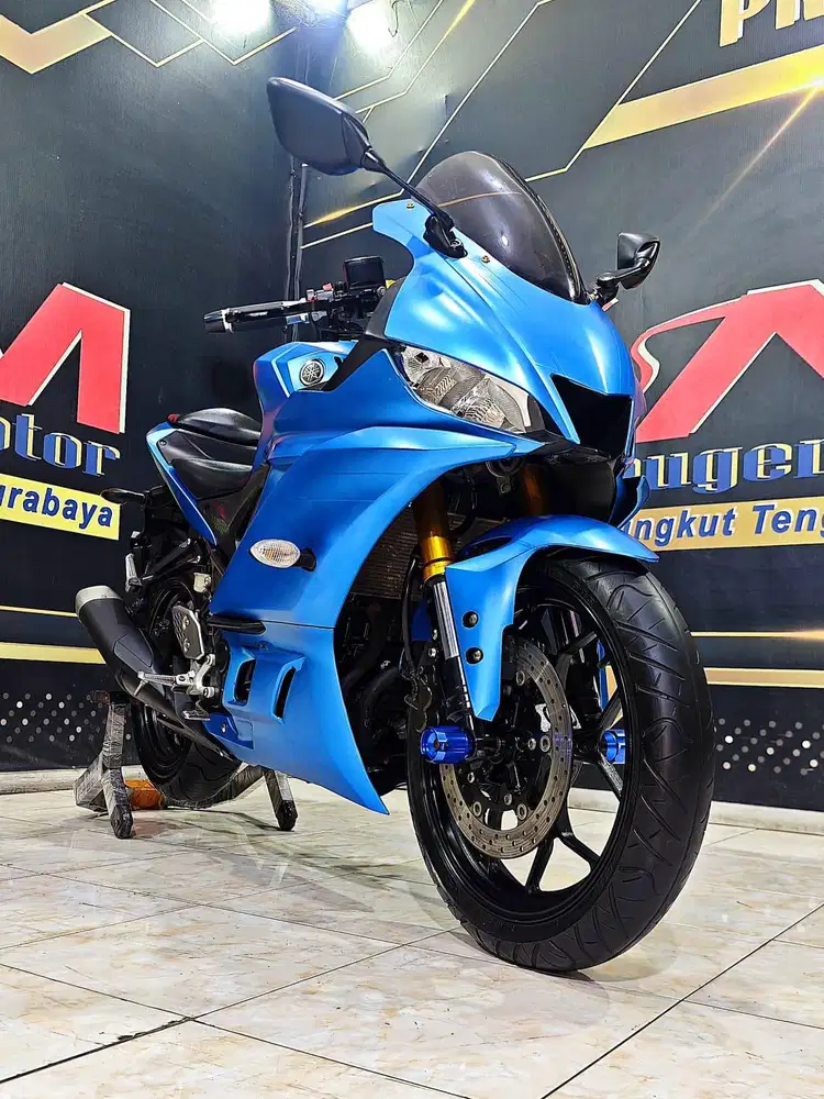 Yamaha R25 warna hitam mewah top Th 2019. Anugerah Motor Rungkut