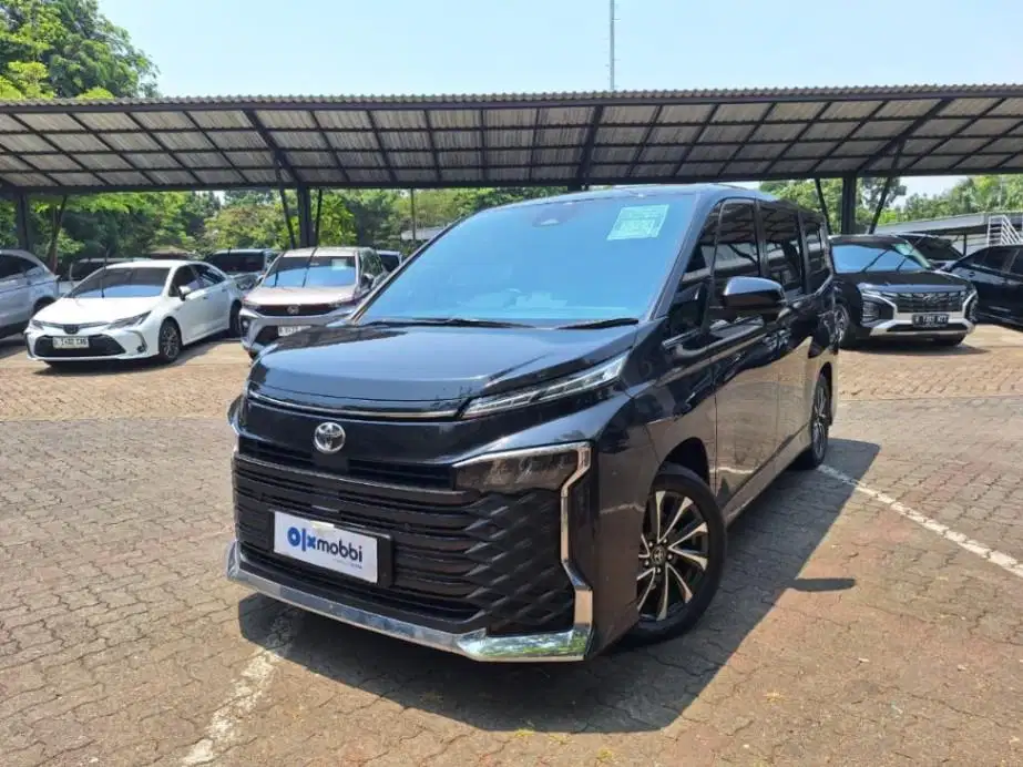 Pajak Panjang - Toyota Voxy 2.0 Bensin-AT 2023