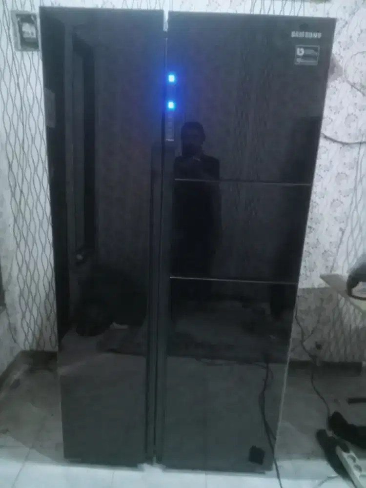 Di jual kulkas 2 pintu besar side by side merk SAMSUNG SIAP PAKAI
