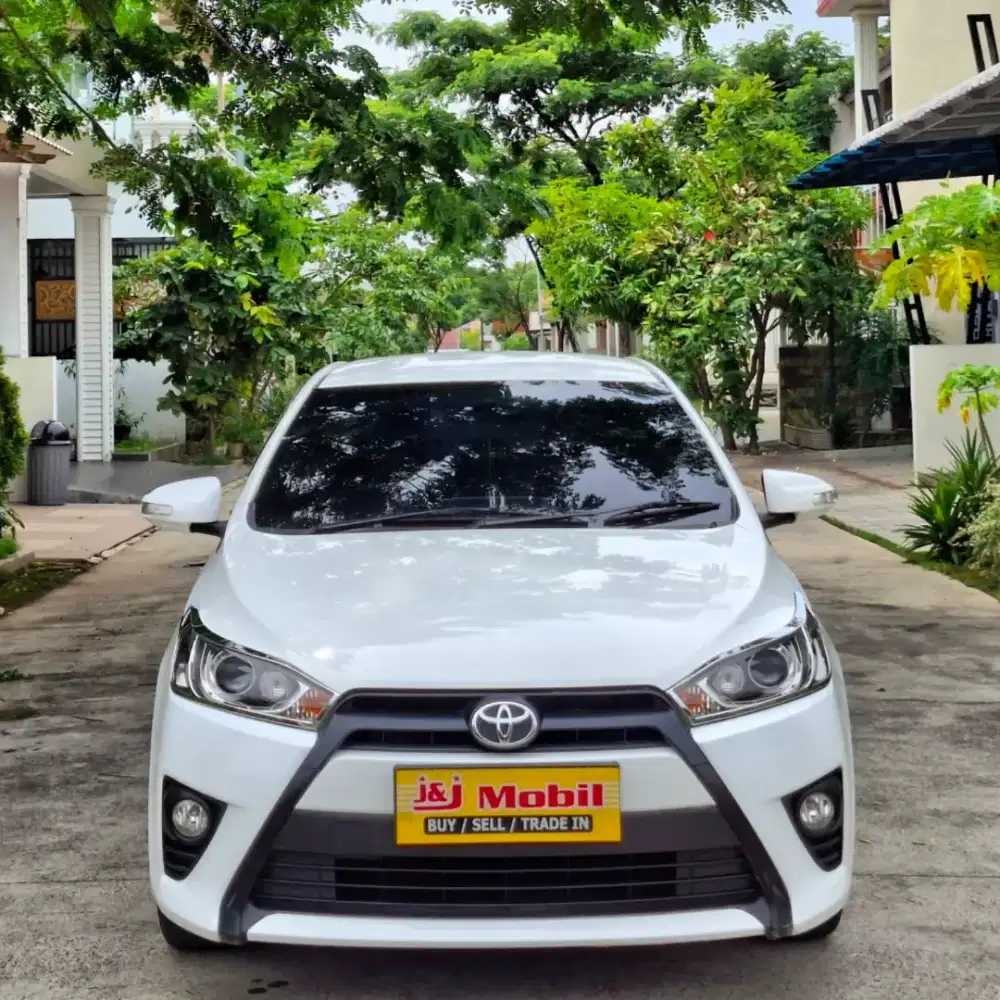 TOYOTA NEW YARIS AT 1.5 G MATIC 2015 PUTIH SUPER