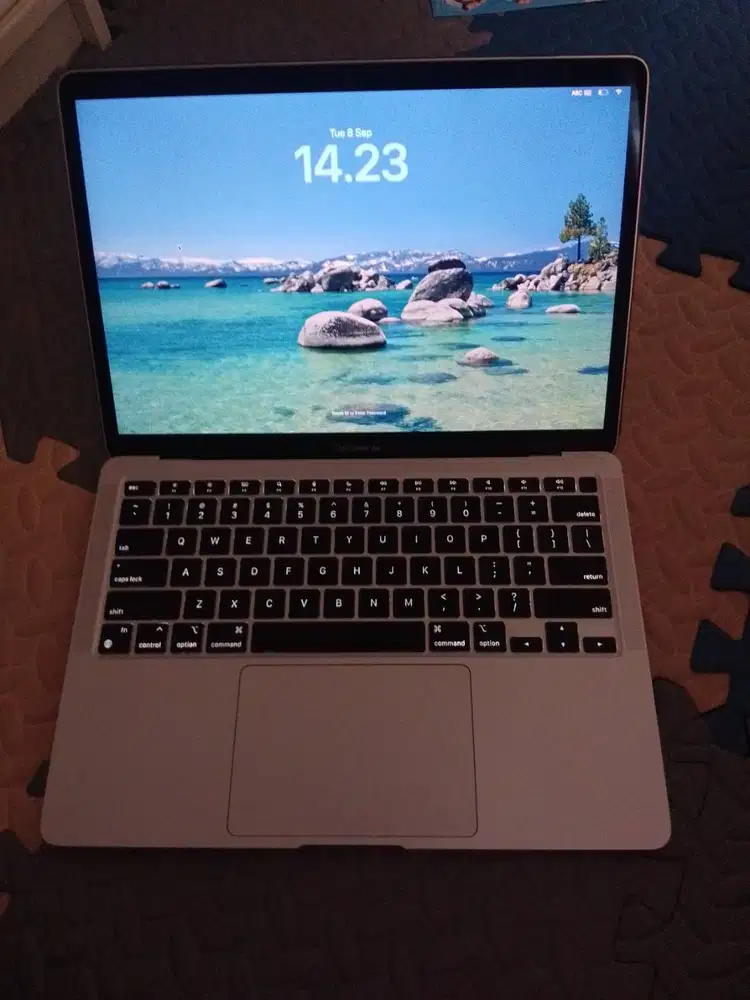 Macbook M1 2020