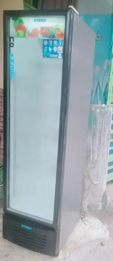 Di jual showcase merk STEKO kondisi normal dingin SIAP PAKAI