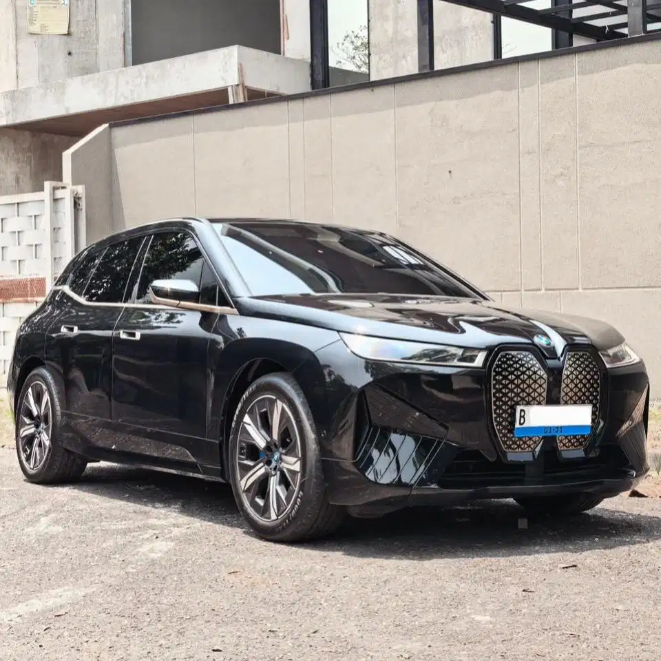 (CASH) BMW iX xDrive40 2023