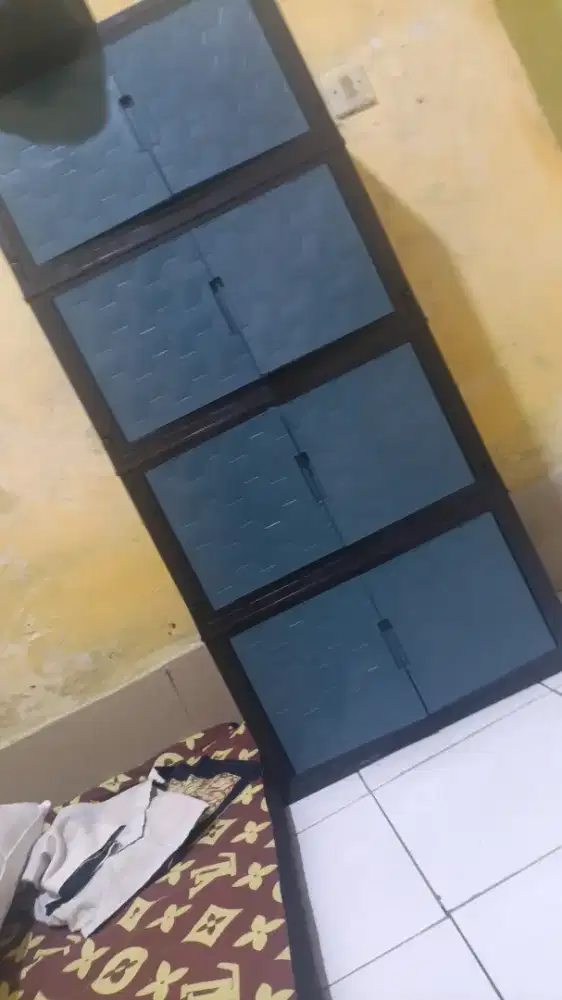 DI JUAL Lemari 4 susun