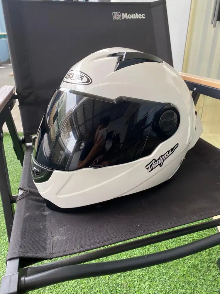 Helm zeus white
