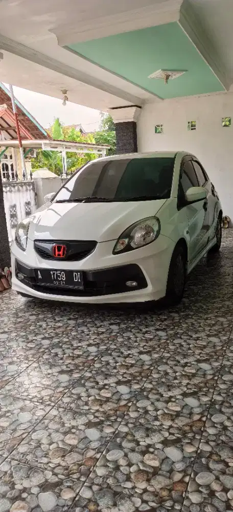 Jual cepat mobil brio putih