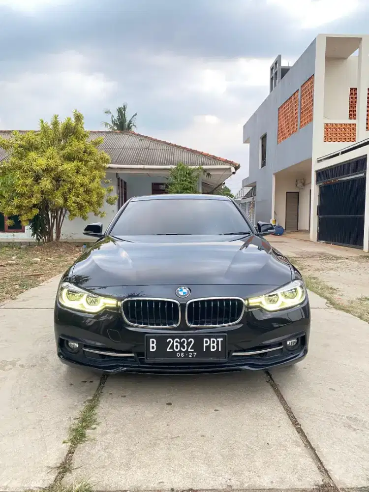 Bmw f30 sport 320i tahun 2016