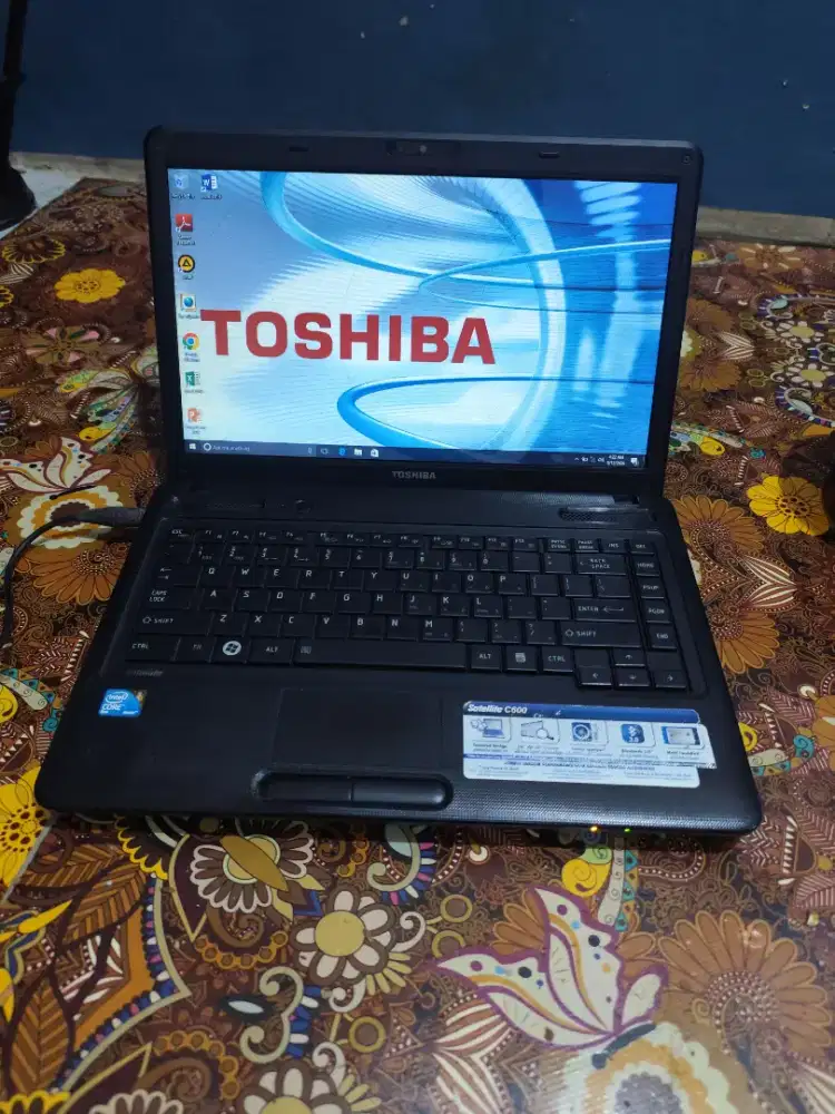 Jual murah laptop toshiba masih lancar buat ketik2