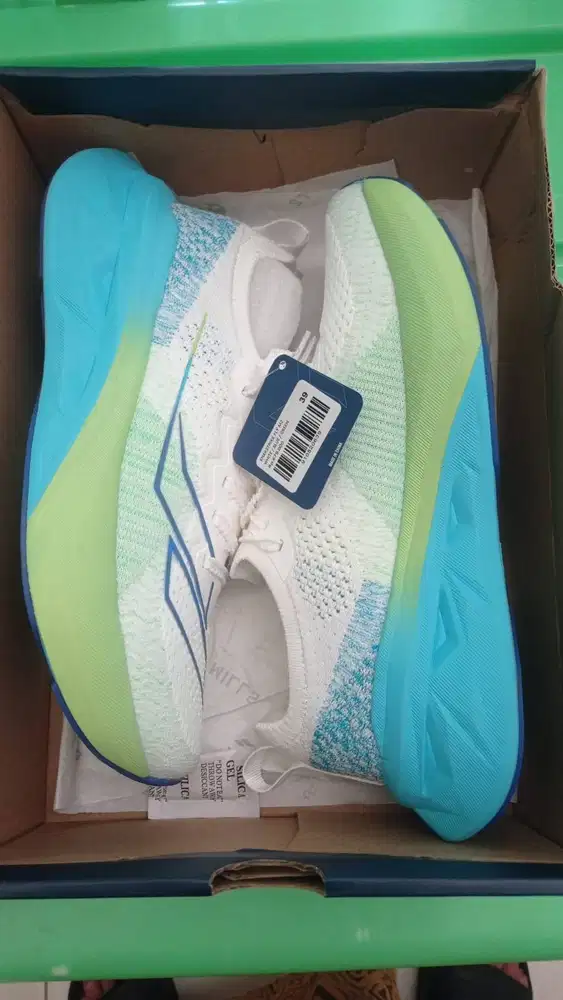 MILLS SEPATU LARI RUNNING SHOES ENERSTRIKE FLY M2 WHITE/BLUE/GREEN
