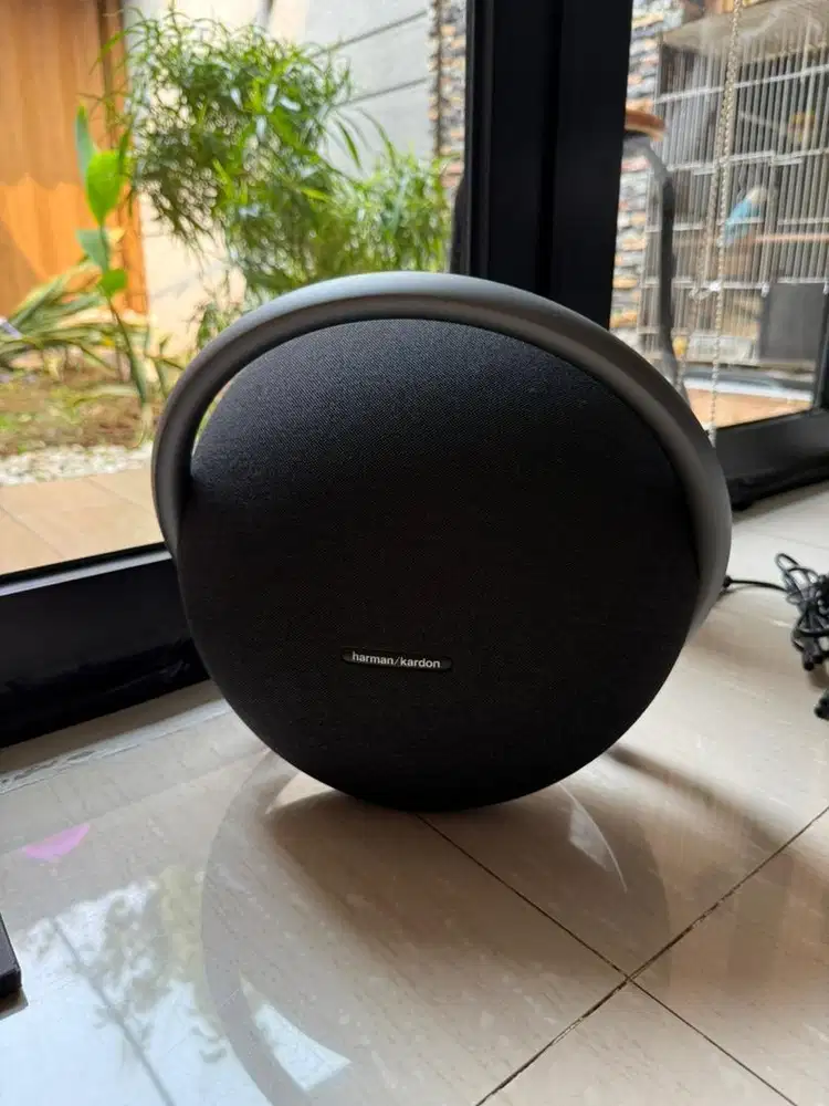 Onyx Studio 7 Harman kardon Bluetooth Speaker