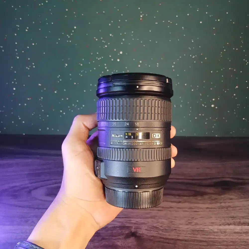 NIKON AFS 18-200MM BLACK GOOD CONDITON