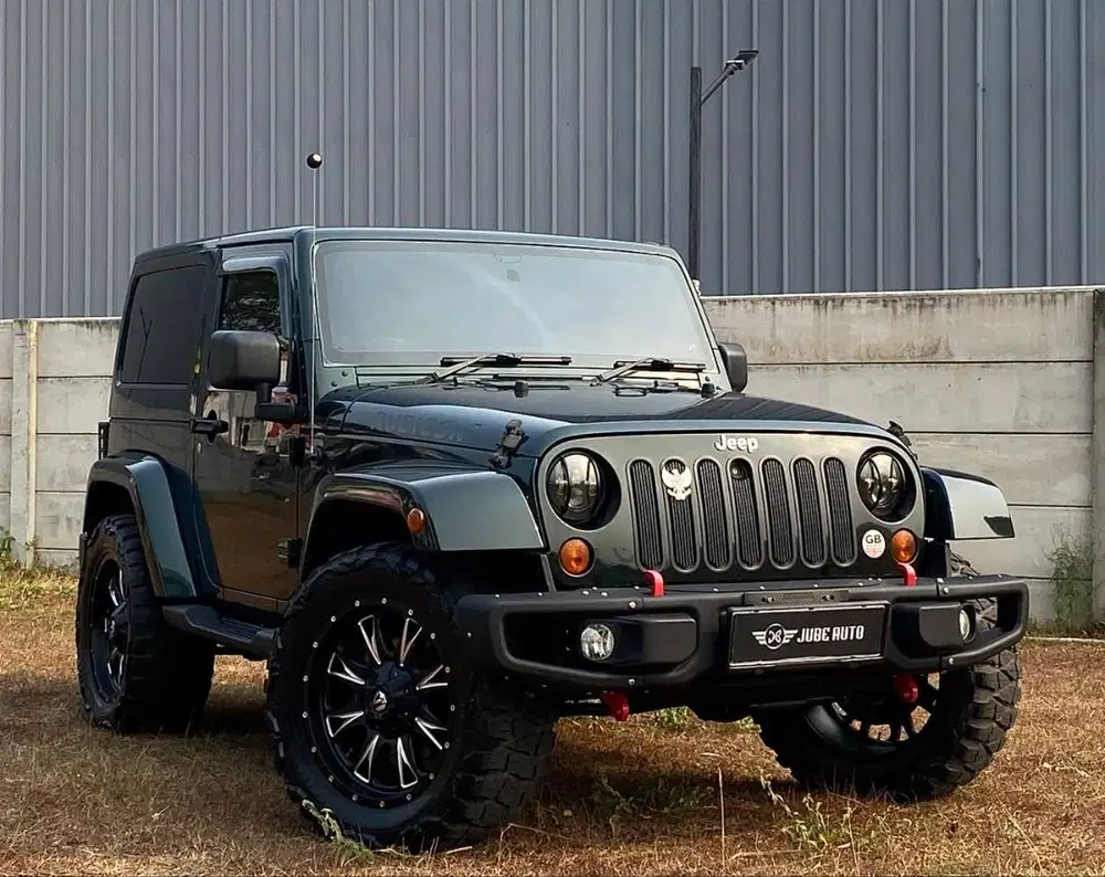 LOW KM JEEP JK WRANGLER SAHARA 3.8 (4x4) AT 2011