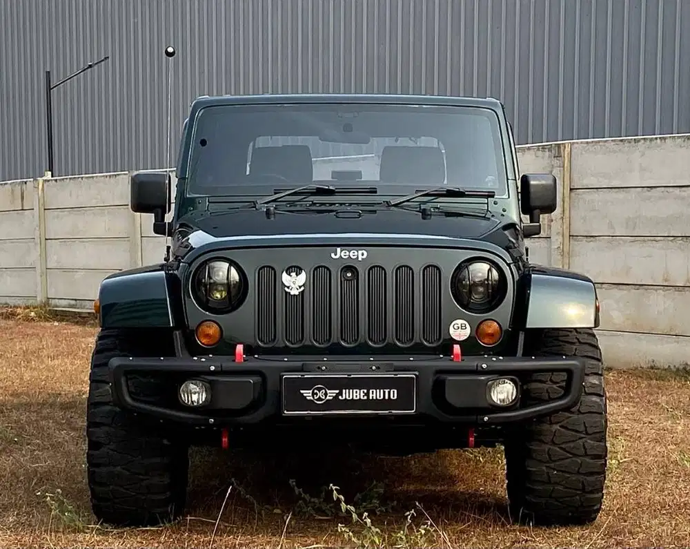 LOW KM JEEP JK WRANGLER SAHARA 3.8 (4x4) AT 2011