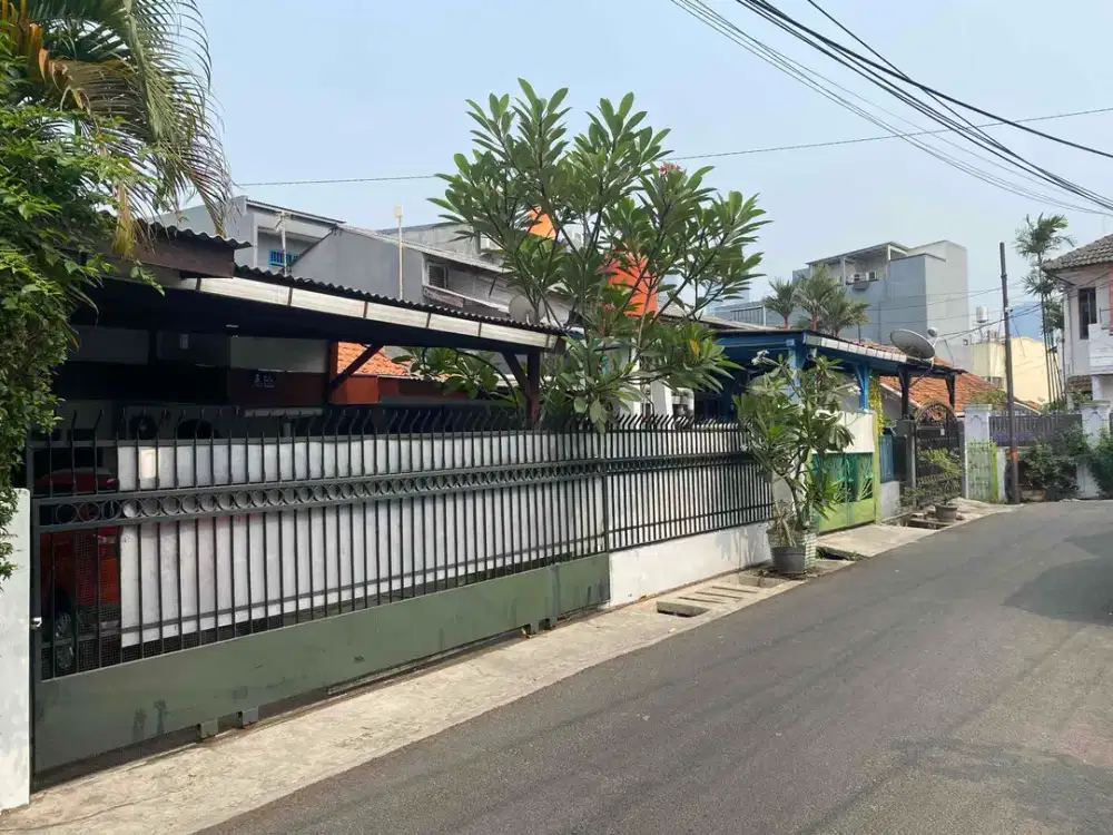 rumah nyaman dekat jalan soepomo cocok untuk kos2an