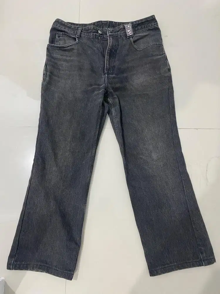 Celana jeans bootcut