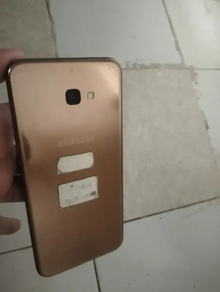 HP SAMSUNG J4+ KONDISI APA ADANYA BISA NEGO