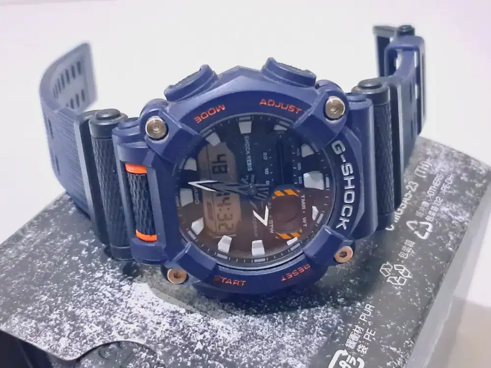 Jam tangan Casio G-Shock GA-900-2ADR