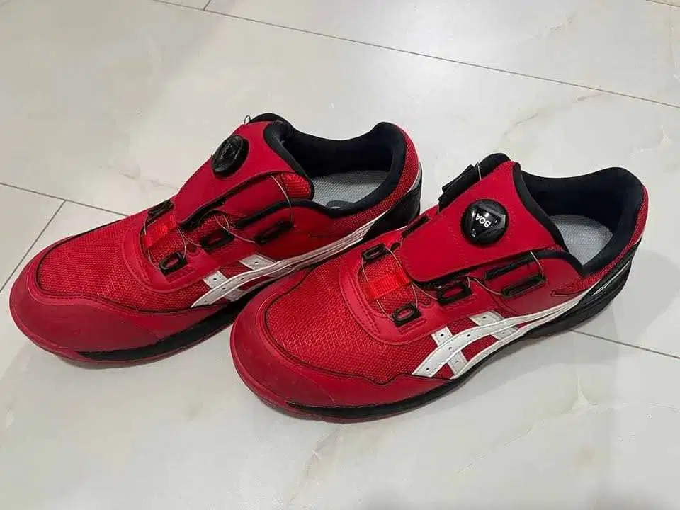 Sepatu Asics CP209