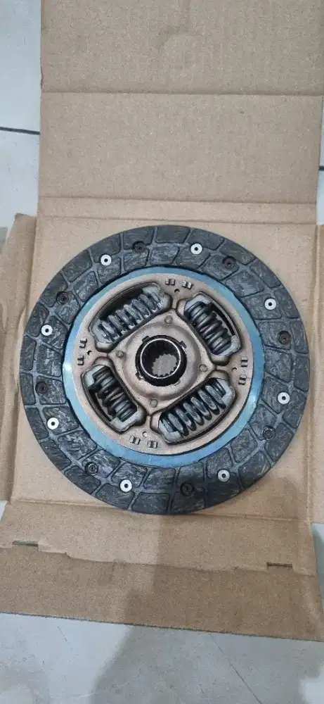 Plat kopling Daihatsu Sirion dan cover clutch